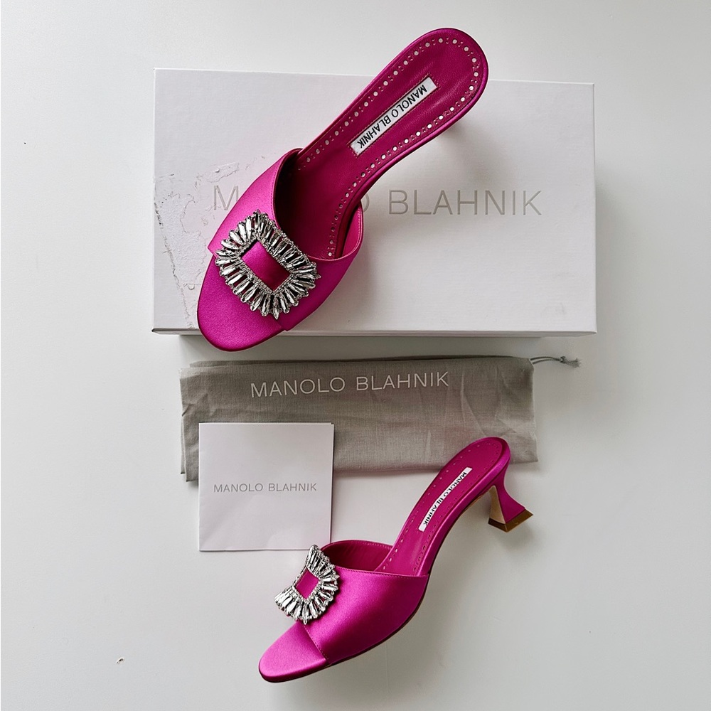 ✨New MANOLO BLAHNIK Laalita Satin Crystal Buckle Open Toe Mule Sandals Size 37.5 - Picture 13 of 16